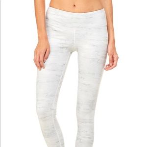 NWT Alo yoga airbrush leggings- large